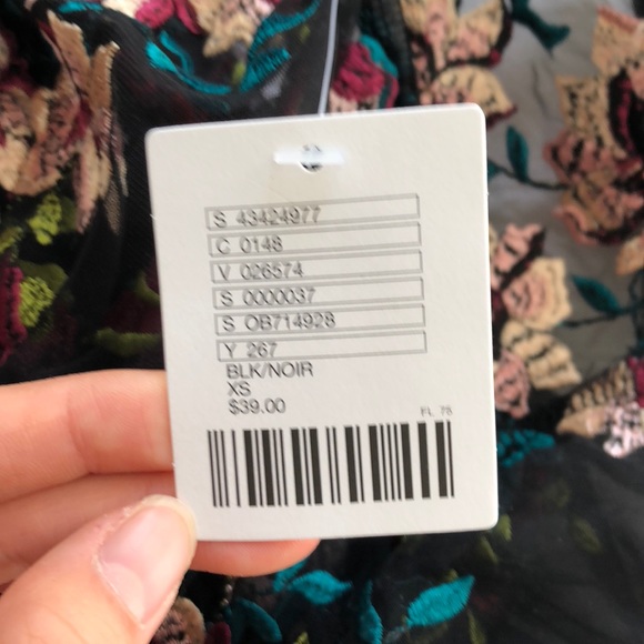 NWT Urban Outfitters Embroidered Black Tank - Picture 5 of 5